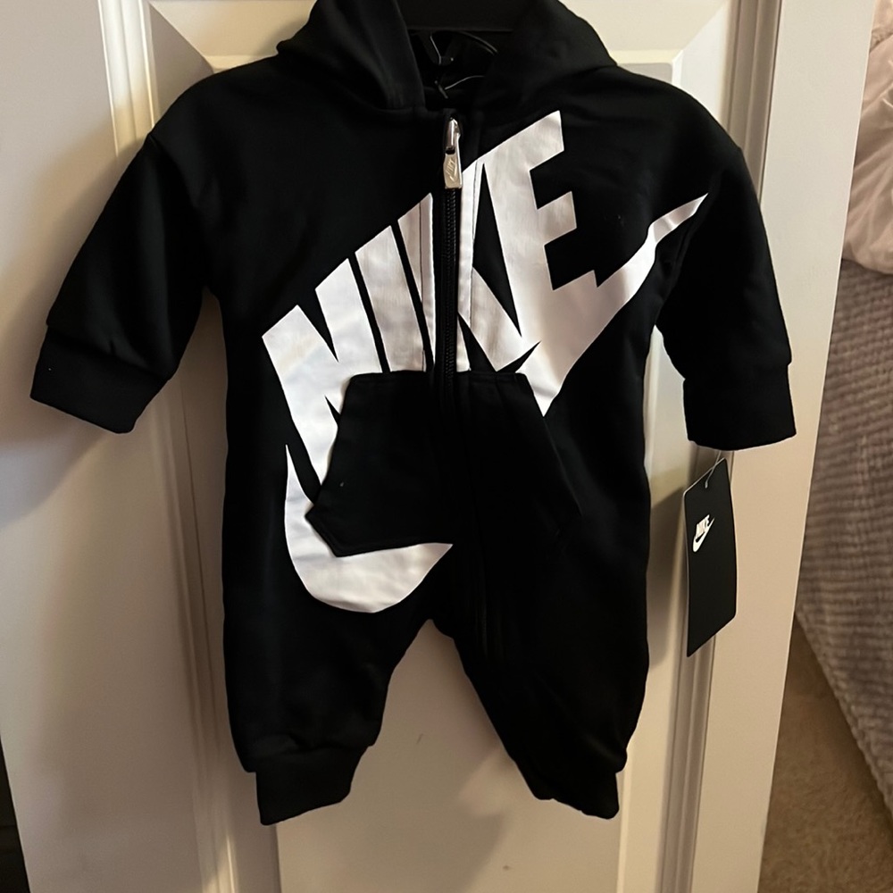 Nike Baby boy one piece zip up